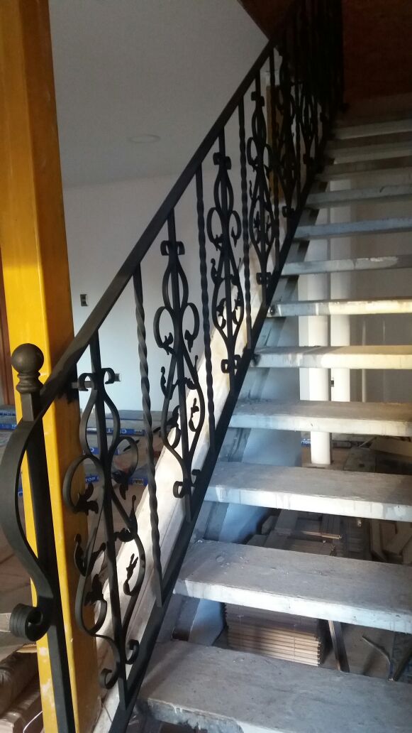 BARANDA DE ESCALERA TULIPAN