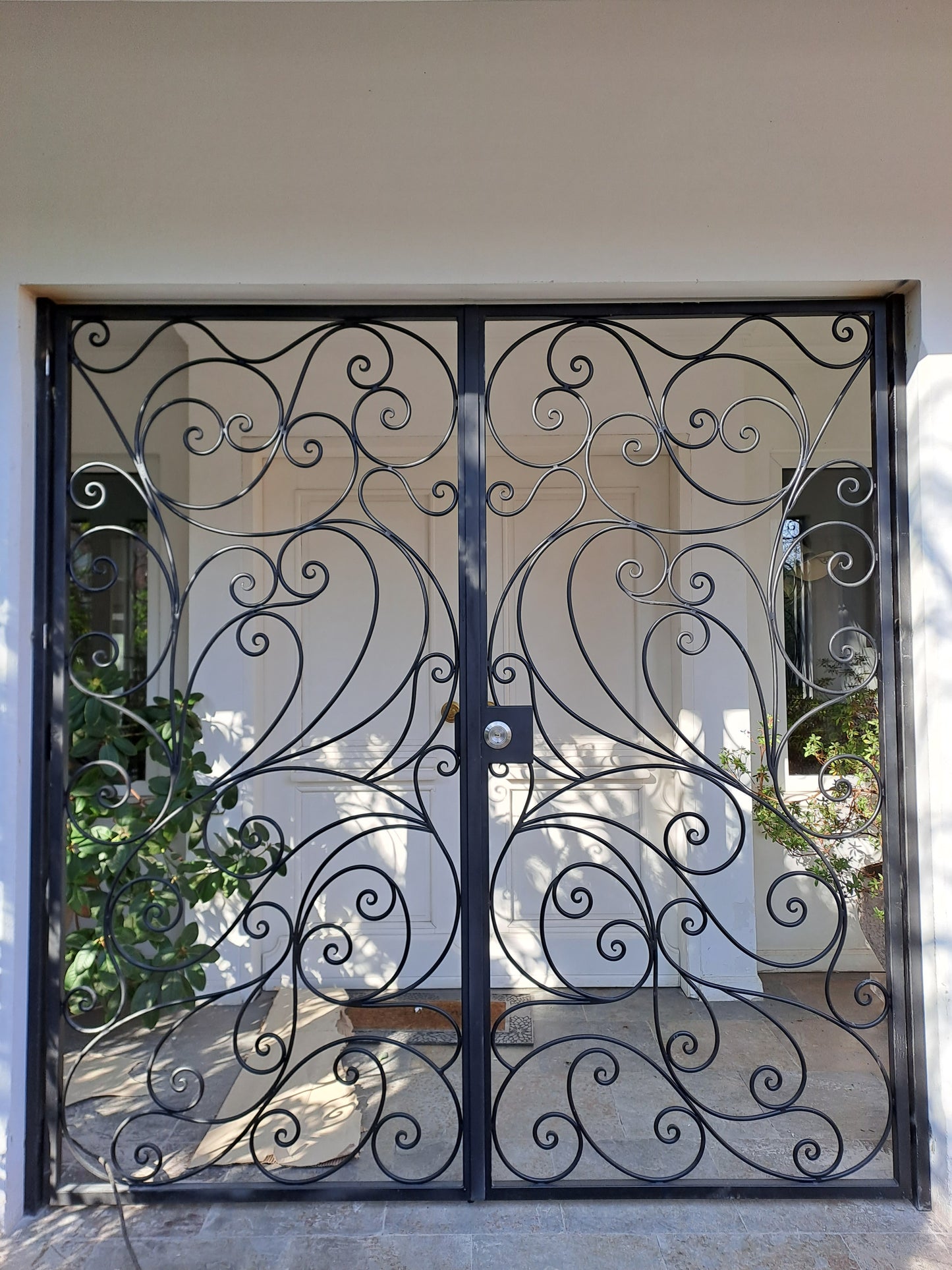 Puerta de Fierro Forjado Piura | Diseño a Medida.