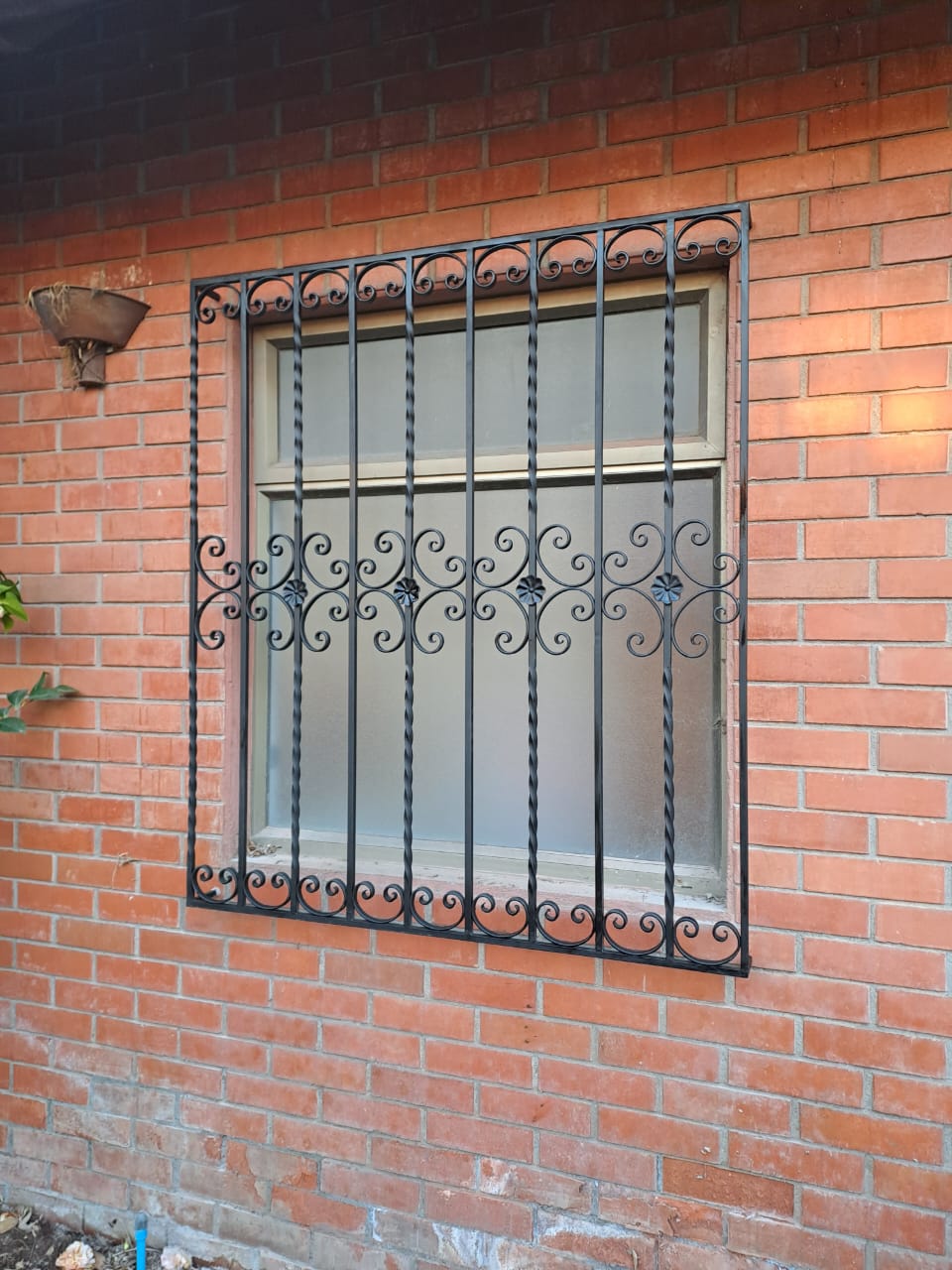 Protección de Ventana Roselló | Diseño a Medida